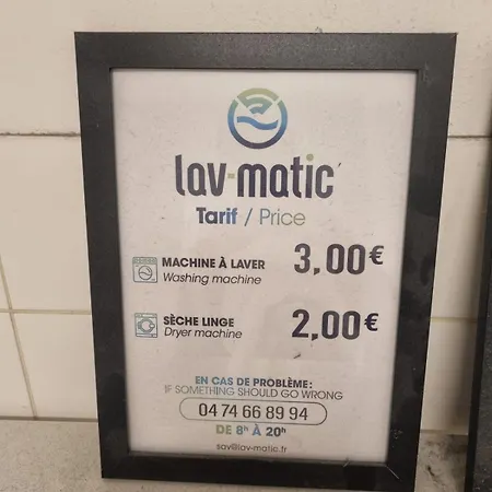 With Work Space At The Gates Of Paris Apartament